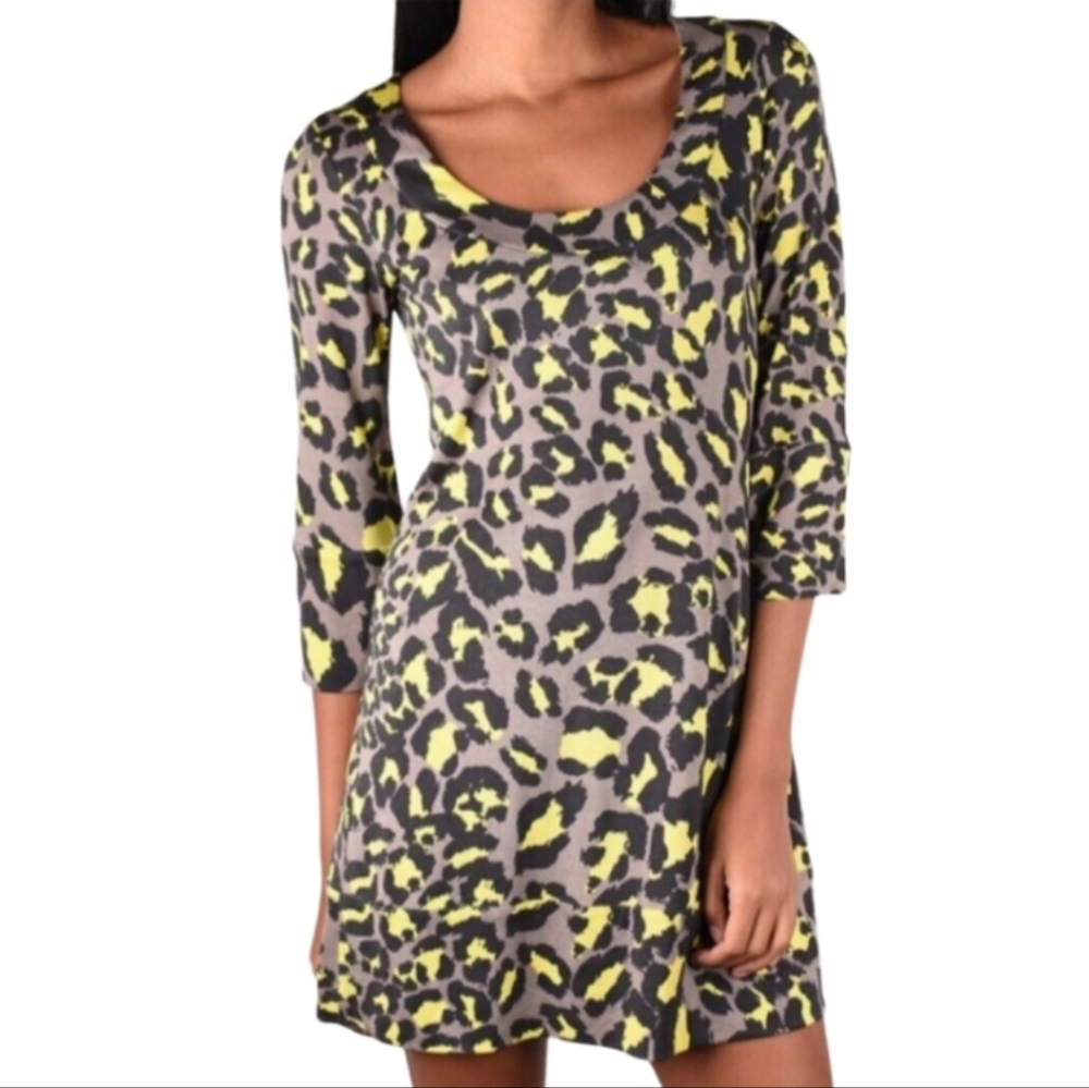 Diane Von Furstenberg 100% SilkLeopard Print Dress with 3/4 Sleeves
